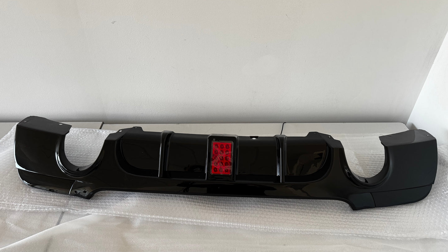 Difusor trasero BMW E90 E92 E93 con luz LED estilo M Performance