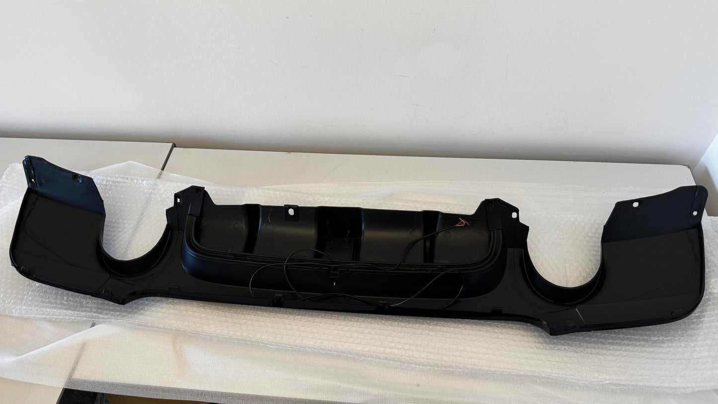 Difusor trasero BMW E90 E92 E93 con luz LED estilo M Performance
