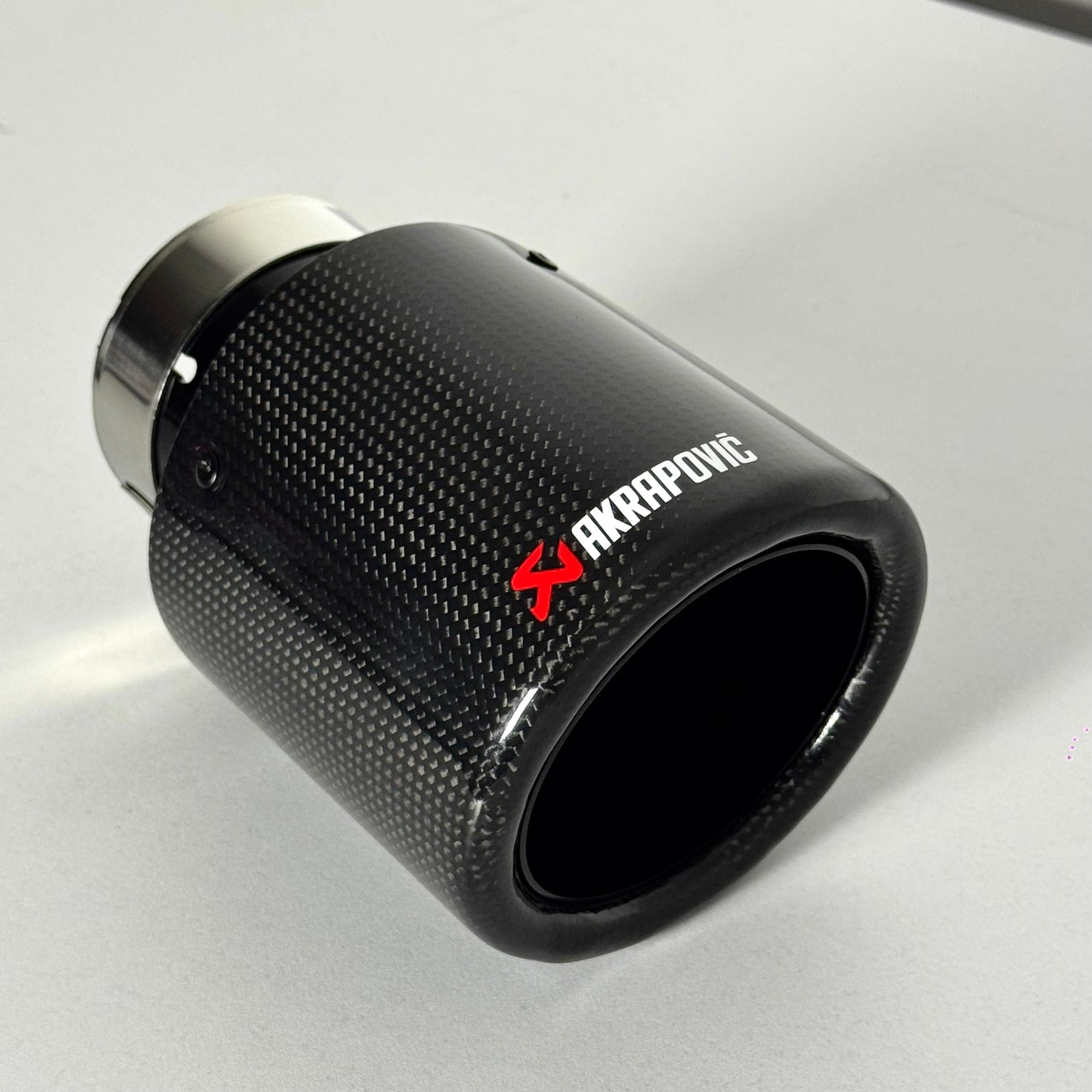 Akrapovič Gloss Pro | Punta de Escape Carbono Brillo con Abrazadera