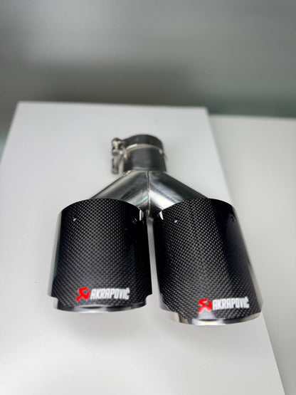 Cola de escape doble carbono Akrapovič – Ø63 mm universal (102×250 mm)